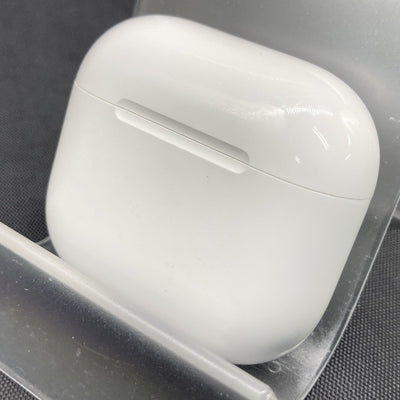 【中古】AirPods 4 （ANC）ワイヤレス充電ケース【秋葉原】