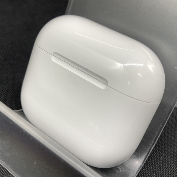 【中古】AirPods 4 MXP63J/A【秋葉原】
