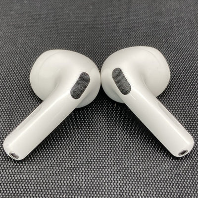 【中古】AirPods 4 MXP63J/A【秋葉原】