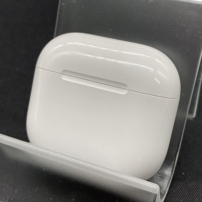 【中古】AirPods 4 MXP93J/A（アクティブノイズキャンセリング搭載）【秋葉原】