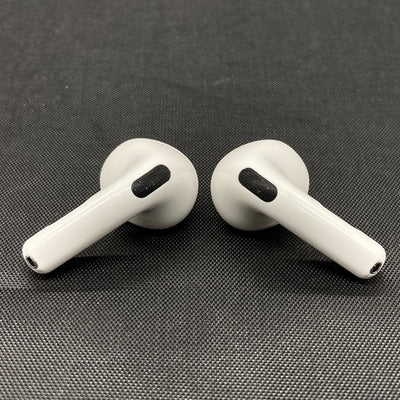 【中古】AirPods 4 MXP93J/A（アクティブノイズキャンセリング搭載）【秋葉原】