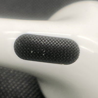 【中古】AirPods 4 MXP93J/A（アクティブノイズキャンセリング搭載）【秋葉原】