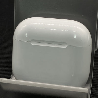 【中古】AirPods 4 MXP93J/A（アクティブノイズキャンセリング搭載）【秋葉原】