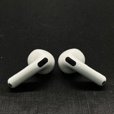 【中古】AirPods 4 MXP93J/A（アクティブノイズキャンセリング搭載）【秋葉原】