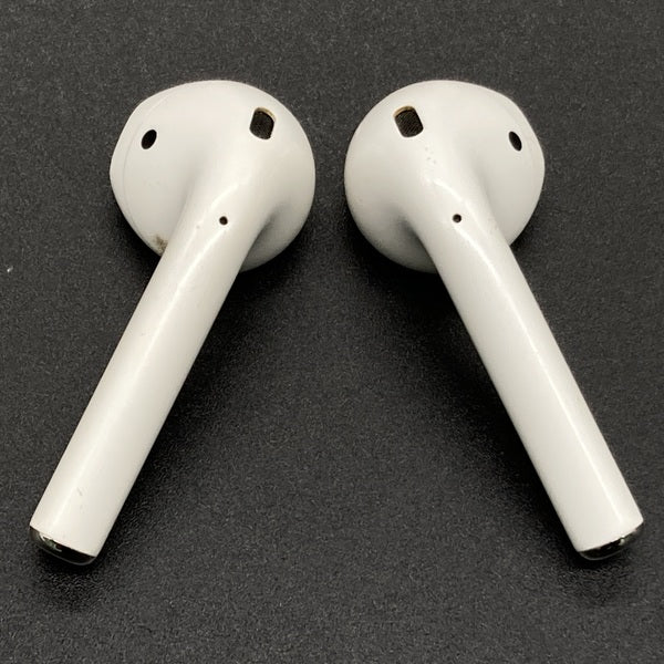 【中古】AirPods with Charging Case MV7N2J/A【日本橋】