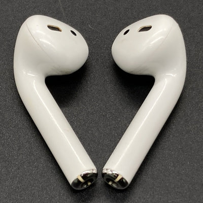 【中古】AirPods with Charging Case MV7N2J/A【日本橋】