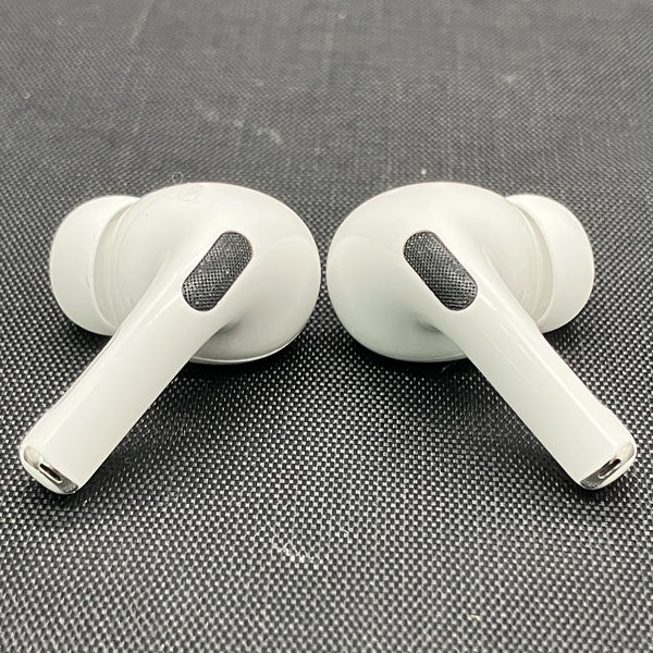 【中古】MagSafe充電ケース(USB-C)付きAirPods Pro(第2世代) MTJV3JA【秋葉原】