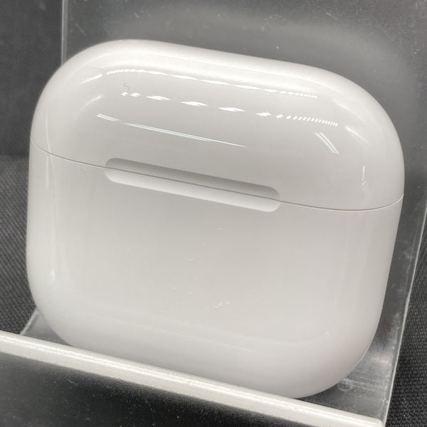 【中古】AirPods 4 MXP93J/A（アクティブノイズキャンセリング搭載）【秋葉原】