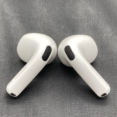 【中古】AirPods 4 MXP93J/A（アクティブノイズキャンセリング搭載）【秋葉原】