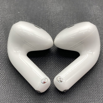 【中古】AirPods 4 MXP93J/A（アクティブノイズキャンセリング搭載）【秋葉原】
