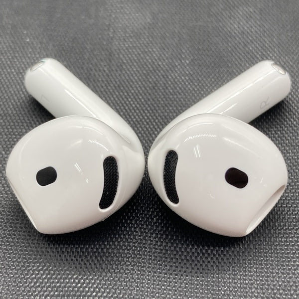 【中古】AirPods 4 MXP93J/A（アクティブノイズキャンセリング搭載）【秋葉原】