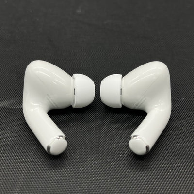 【中古】MagSafe充電ケース(USB-C)付きAirPods Pro(第2世代) MTJV3JA【秋葉原】