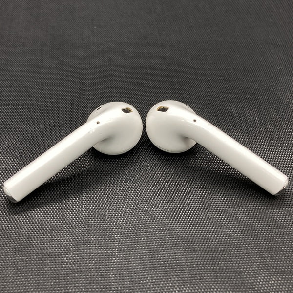 【未使用】Apple アップル AirPods MRXJ2J/A イヤホン Apple 【中古】AirPods with Wireless Charging Case MRXJ2J-A【日本橋