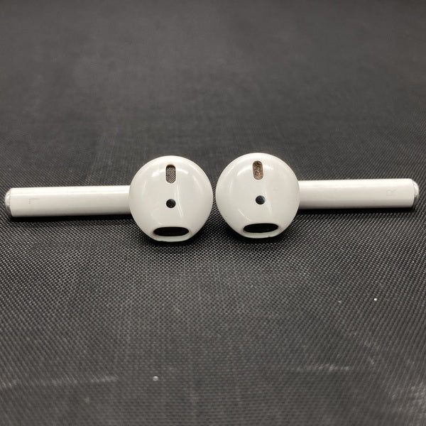 【中古】AirPods with Wireless Charging Case  MRXJ2J-A【日本橋】