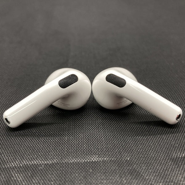 【中古】AirPods 4 MXP93J/A（アクティブノイズキャンセリング搭載）【日本橋】