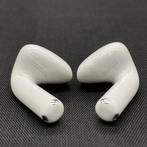 【中古】AirPods 4 MXP93J/A（アクティブノイズキャンセリング搭載）【日本橋】