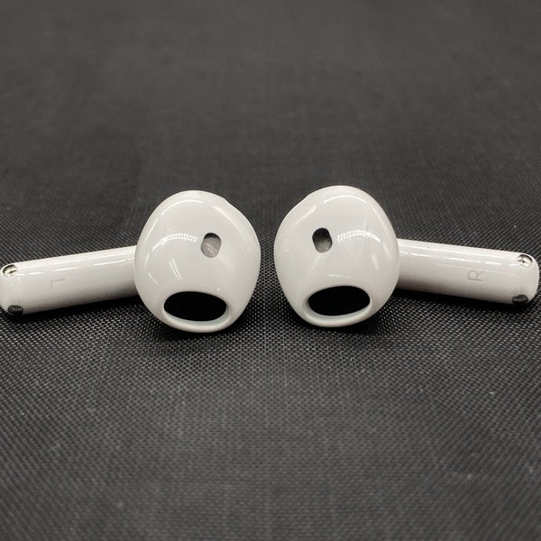 【中古】AirPods 4 MXP93J/A（アクティブノイズキャンセリング搭載）【日本橋】