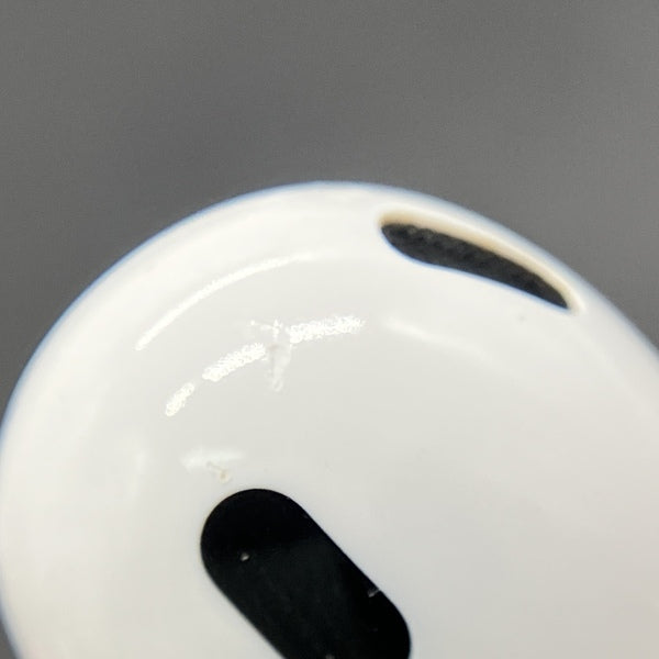 【中古】MagSafe充電ケース(USB-C)付きAirPods Pro(第2世代) MTJV3JA【秋葉原】