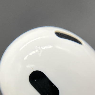 【中古】MagSafe充電ケース(USB-C)付きAirPods Pro(第2世代) MTJV3JA【秋葉原】