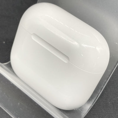 【中古】AirPods 4 MXP93J/A（アクティブノイズキャンセリング搭載）【秋葉原】