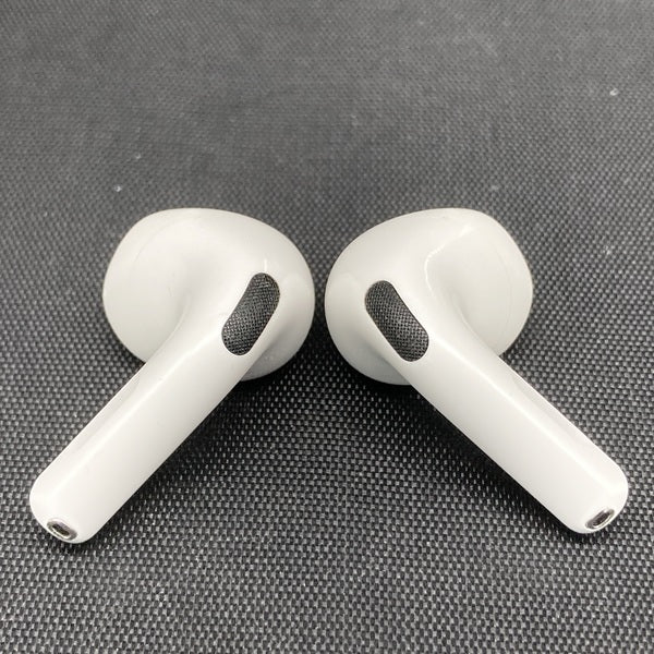 【中古】AirPods 4 MXP93J/A（アクティブノイズキャンセリング搭載）【秋葉原】