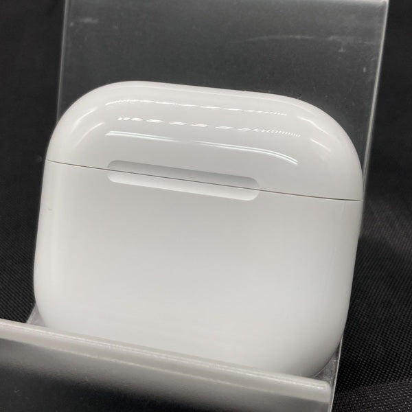 【中古】AirPods 4 MXP93J/A（アクティブノイズキャンセリング搭載）【秋葉原】
