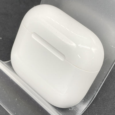 【中古】AirPods 4 MXP63J/A【秋葉原】