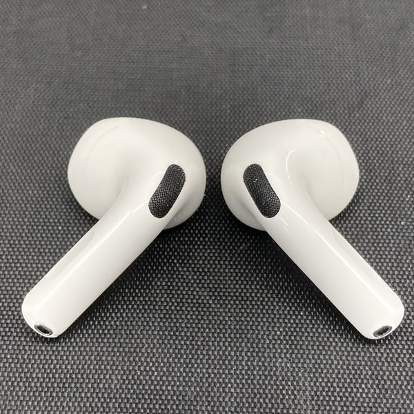 【中古】AirPods 4 MXP63J/A【秋葉原】