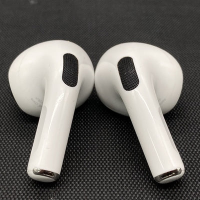 【中古】MagSafe充電ケース(USB-C)付きAirPods Pro(第2世代) MTJV3JA【秋葉原】