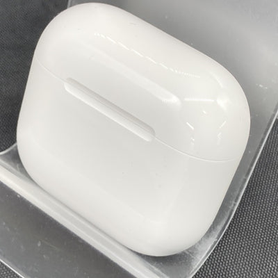 【中古】AirPods 4 MXP93J/A（アクティブノイズキャンセリング搭載）【秋葉原】