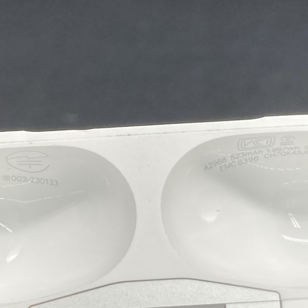 【中古】MagSafe充電ケース(USB-C)付きAirPods Pro(第2世代) MTJV3JA【秋葉原】