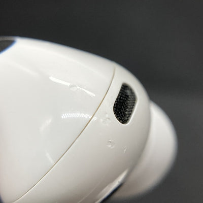 【中古】MagSafe充電ケース(USB-C)付きAirPods Pro(第2世代) MTJV3JA【秋葉原】