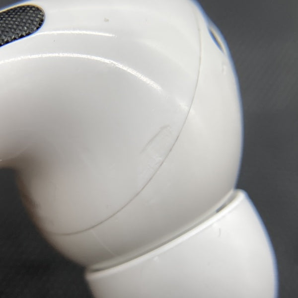 【中古】MagSafe充電ケース(USB-C)付きAirPods Pro(第2世代) MTJV3JA【秋葉原】