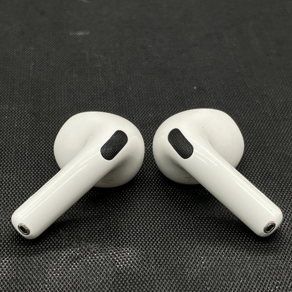 【中古】AirPods 4 MXP93J/A（アクティブノイズキャンセリング搭載）【秋葉原】
