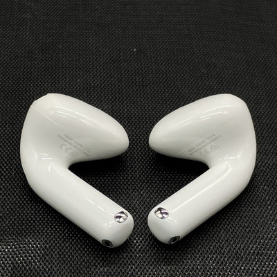 【中古】AirPods 4 MXP93J/A（アクティブノイズキャンセリング搭載）【秋葉原】