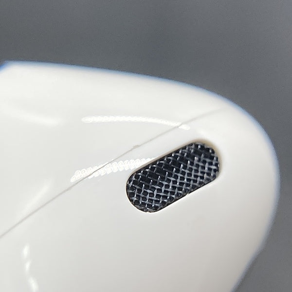 【中古】MagSafe充電ケース(USB-C)付きAirPods Pro(第2世代) MTJV3JA【秋葉原】