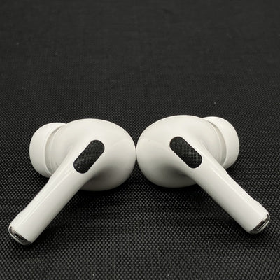 【中古】MagSafe充電ケース(USB-C)付きAirPods Pro(第2世代) MTJV3JA【秋葉原】