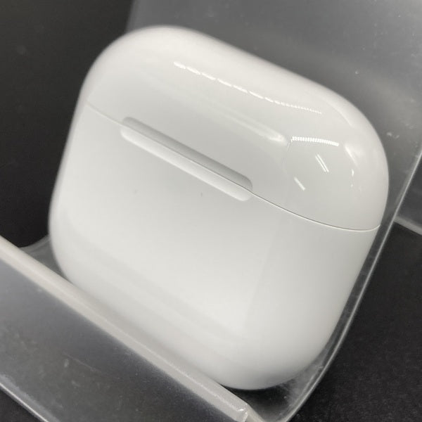 【中古】AirPods 4 MXP93J/A（アクティブノイズキャンセリング搭載）【秋葉原】
