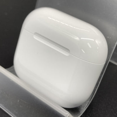 【中古】AirPods 4 MXP93J/A（アクティブノイズキャンセリング搭載）【秋葉原】