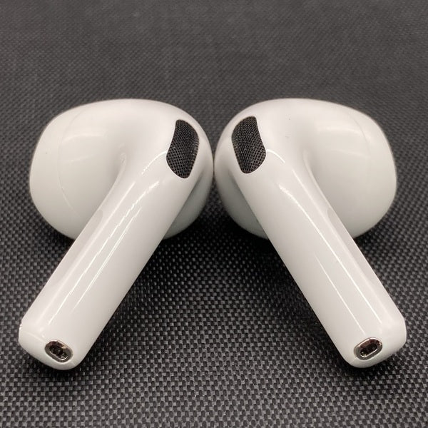 【中古】AirPods 4 MXP93J/A（アクティブノイズキャンセリング搭載）【秋葉原】