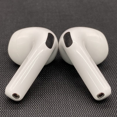 【中古】AirPods 4 MXP93J/A（アクティブノイズキャンセリング搭載）【秋葉原】