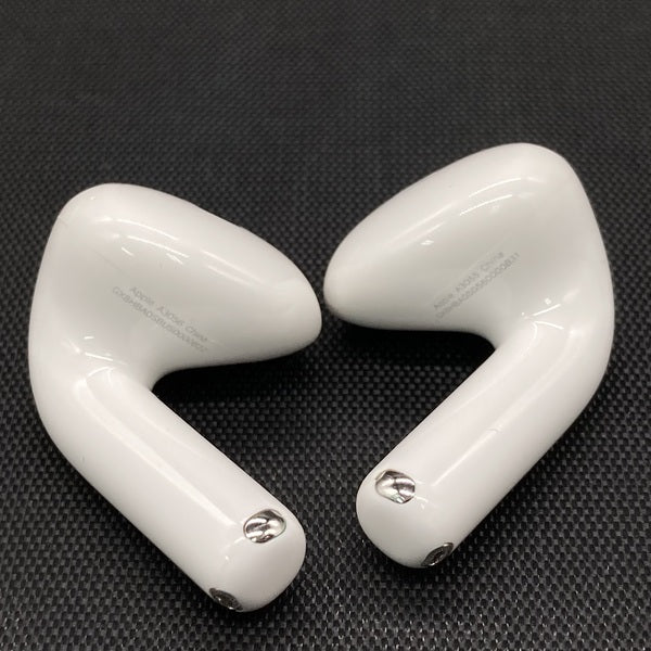 【中古】AirPods 4 MXP93J/A（アクティブノイズキャンセリング搭載）【秋葉原】