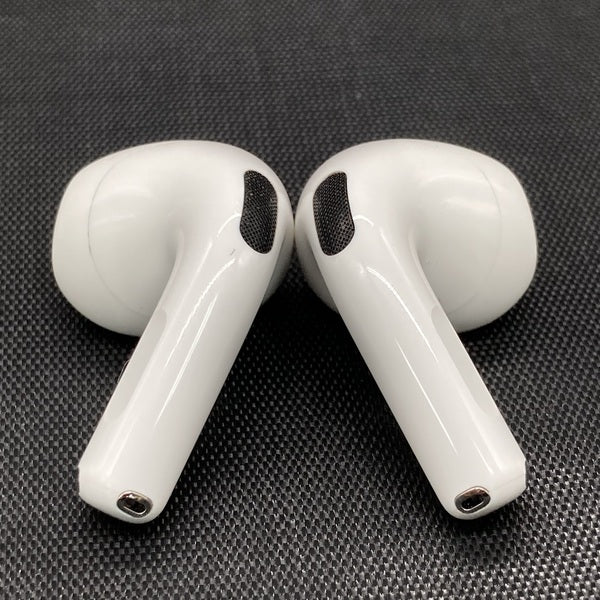 【中古】AirPods 4 MXP93J/A（アクティブノイズキャンセリング搭載）【秋葉原】