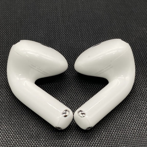 【中古】AirPods 4 MXP93J/A（アクティブノイズキャンセリング搭載）【秋葉原】