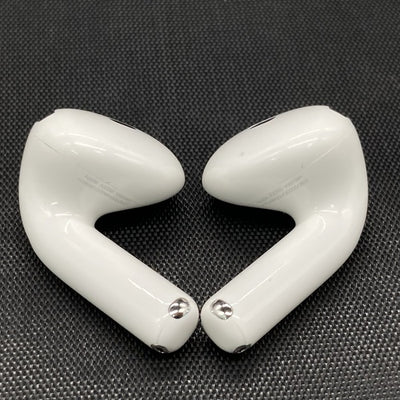 【中古】AirPods 4 MXP93J/A（アクティブノイズキャンセリング搭載）【秋葉原】