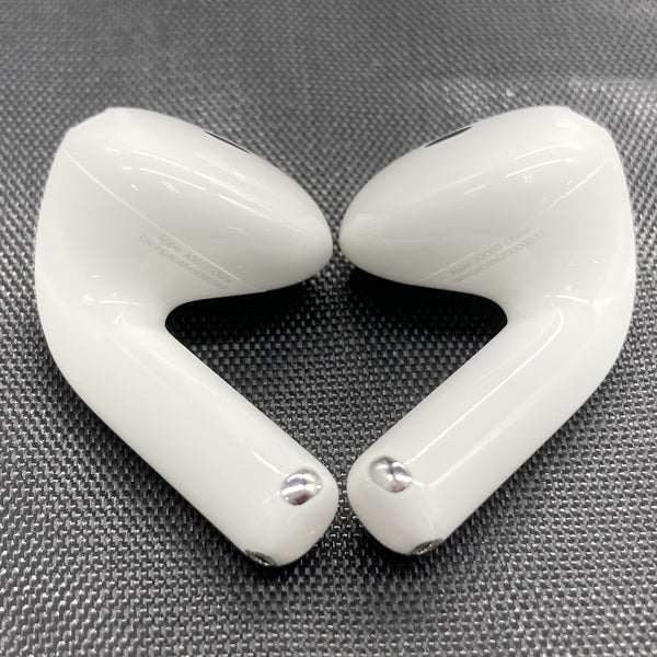 【中古】AirPods 4 MXP63J/A【秋葉原】