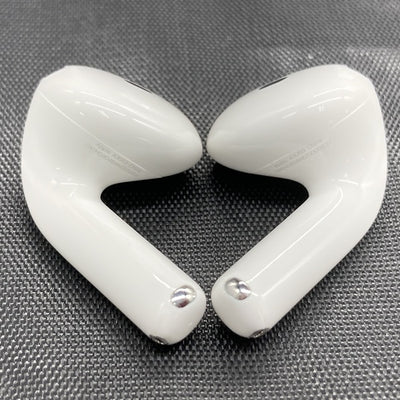 【中古】AirPods 4 MXP63J/A【秋葉原】