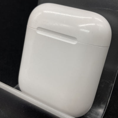【中古】AirPods with Charging Case MV7N2J/A【秋葉原】