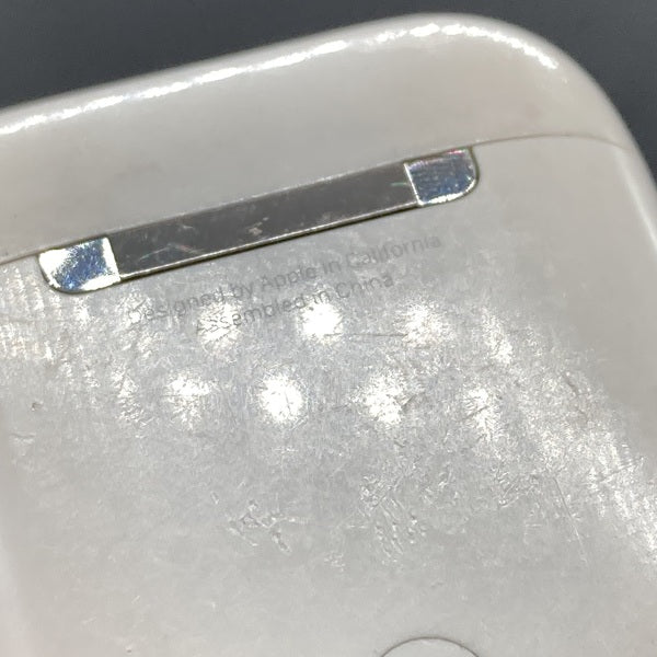 【中古】AirPods with Charging Case MV7N2J/A【秋葉原】