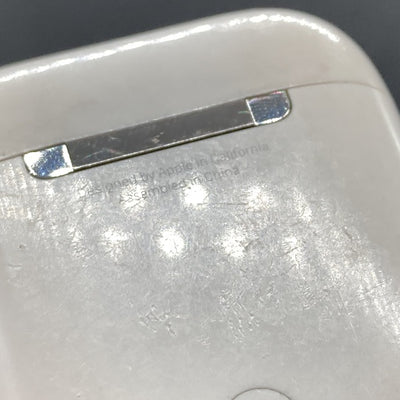 【中古】AirPods with Charging Case MV7N2J/A【秋葉原】